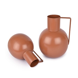 Ensemble tendance de deux vases à fleurs au design moderne, nouveaux vases décoratifs faits à la main, design simple, décoration pour la maison et l'hôtel - Product Image 6