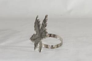 Anillo de Servilleta Decorativo de Metal con Forma de Copo de Nieve, Acabado Plateado, para Decoración de Mesa de Comedor en Fiestas Navideñas - Product Image 3