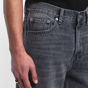 กางเกงยีนส์เดนิมไซส์ใหญ่สำหรับผู้ชาย ผ้าฝ้าย 100% ทรงหลวมแบบแบ็กกี้ สั่งตัดได้ ผ้าเซลเวจญี่ปุ่น ทรงตรง ผู้ผลิต OEM - Product Image 3