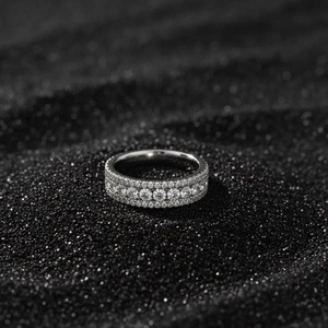 Bague de fiançailles en moissanite de bonne qualité pour une demande en mariage et un cadeau d'anniversaire, disponible au meilleur prix du marché - Product Image 4