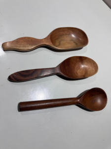 Juego de servidor de ensalada de madera estilo europeo respetuoso con el medio ambiente hecho a mano al por mayor, cubiertos, cuchara, cubiertos para fiestas en la cocina, logotipo personalizado - Product Image 4