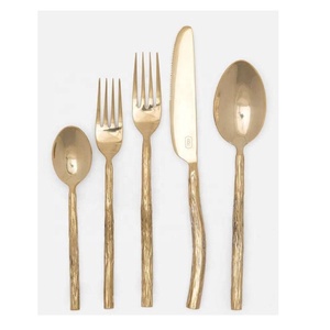 Vente chaude Ensemble de couverts en acier martelé à manche plat traditionnel poli miroir Vaisselle en métal Décoration de table d'hôtel - Product Image 4