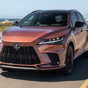 Excellent rapport qualité-prix, Lexus RX F SPORT, véhicule haut de gamme, intérieur spacieux, conduite fluide et performances moteur fiables - Product Image 2