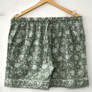 Ensemble de pyjama en coton à imprimé floral vert sauge, chemise à manches courtes boutonnée respirante et short confortable à cordon de serrage - Product Image 6
