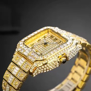 Montre unisexe de haute qualité personnalisée avec diamants carrés en moissanite VVS, affichage de la date, cristal saphir, mouvement à quartz - Product Image 3