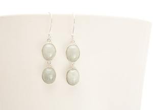 Boucles d'oreilles en jade vert clair naturel, argent sterling, pierre de guérison, minimaliste, véritable pierre précieuse de jade, bijoux modernes - Product Image 2