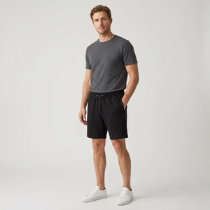 Pantalones Cortos Deportivos Transpirables de Cintura Media con Cordón Ajustable, de Poliéster Negro Sólido, para Hombre, Ideales para Verano y Playa, Hechos en Bangladesh - Product Image 4