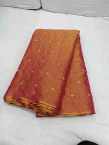 Trabajo de Bordado en Seda, Sedas Vibrantes, Explorando la Artesanía Atemporal de la Tela Bordada a Mano, Sedas Vibrantes, Tela Bordada - Product Image 6