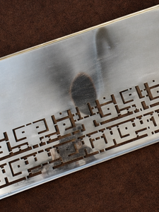 Plateau de service rectangulaire moderne en argent avec poignées découpées géométriquement, plat décoratif en acier inoxydable pour hôtel, buffet, événement - Product Image 6