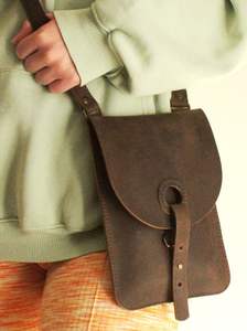 กระเป๋าหนังสะพายข้างแบบหลายช่องสำหรับทุกเพศ - Product Image 3