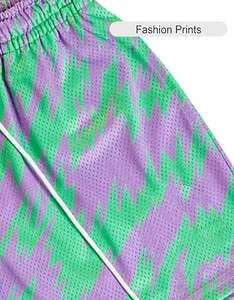 Shorts de basket-ball unisexes personnalisés en maille 100% polyester, entièrement sublimés, double couche, séchage rapide, respirants, avec poches - Product Image 5