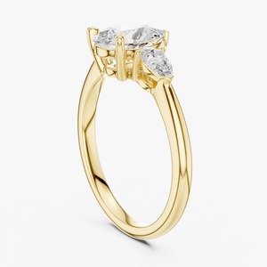 Anillo de Compromiso de Oro Amarillo de 9K con Diamante Cultivado en Laboratorio de Corte Pera de 2CT y Tres Piedras, Joyería Nupcial Personalizada al por Mayor - Product Image 4