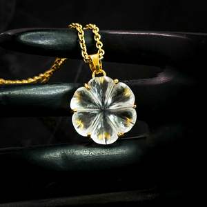 จี้คริสตัลควอตซ์รูปดอกไม้ AAA สร้อยคอคริสตัลรูปดอกไม้สำหรับผู้หญิง จี้คริสตัลควอตซ์แกะสลักด้วยมือ เครื่องประดับจี้พลอย - Product Image 2