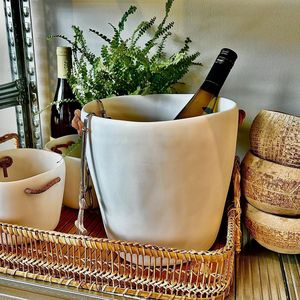 Seau à glace en résine Aqua Swirled de haute qualité avec poignées en cuir nouées, pour le stockage des bouteilles de champagne, refroidisseur à vin pour bar et hôtel - Product Image 1