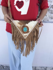 Sac bandoulière en cuir de vachette à franges, style bohème, avec pierres turquoise, sac à main élégant, petit sac très tendance - Product Image 4