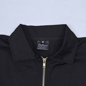 เสื้อยืดคุณภาพพรีเมียมแบบเรียบง่าย คุณภาพสูง พร้อมลายปักด้านหลัง ผู้ผลิตเสื้อยืดแบบสั่งทำ เสื้อซิปสำหรับผู้ชาย - Product Image 2