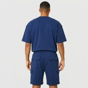 Conjunto de Ropa Deportiva para Hombre, Estilo Techwear, Color Azul Marino, Camiseta con Paneles en Contraste y Pantalones Cortos Cargo, Ropa Deportiva Urbana de Verano, Precio al por Mayor - Product Image 2