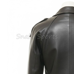 Veste en cuir de luxe pour femme, texture douce, finition haut de gamme, conçue pour les amateurs de mode haut de gamme à la recherche de vestes en cuir. - Product Image 6