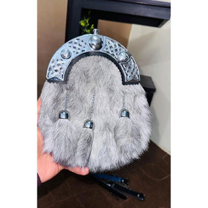 Accessoire haut de gamme pour costumes : Épingle à cravate écossaise (Sporrane) en fourrure de lapin blanc et chrome, qualité supérieure, best-seller - Product Image 1