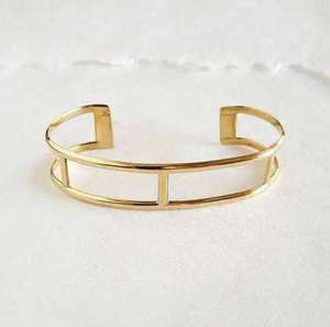 Golden Color Brass Bangles For <b>Bridesmaid</b> Gift Textured Brass Bangles With Antique Finish Touch - Product Image 4