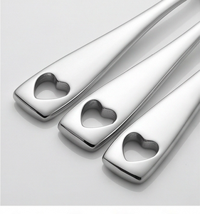 Ensemble de couverts en argent fini, design simple avec manche en forme de cœur, pour la salle à manger, la cuisine, la décoration de table et les cadeaux - Product Image 2