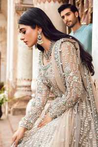 Robe de mariée moderne blanche Gharara pour femmes indiennes et pakistanaises, longue, coupe trapèze, à manches longues, pour mariage - Product Image 4