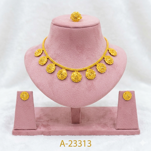 ชุดเครื่องประดับอินเดียสุดฮิตจาก MOLL JEWELLERS ได้รับการรับรองจากผู้ที่ไม่ใช่ทางการ ประกอบด้วยสร้อยคอและต่างหูรูปดอกไม้เคลือบทอง 24K บนวัสดุโลหะผสมสังกะสี เหมาะสำหรับผู้หญิงในโอกาสหมั้น - Product Image 2