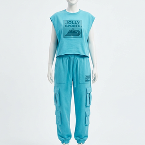 ชุดเสื้อยืดแขนกุดผ้าคอตตอนผสม 240 GSM สีชมพูอมเทา พร้อมกางเกงคาร์โก้ กระเป๋าแบบแผง  รับสกรีนโลโก้ ชุดเซ็ตสำหรับผู้หญิง - Product Image 3