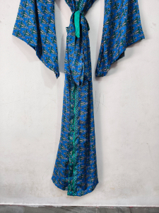 Robe kimono de luxe en soie patchwork, cache-maillot de bain, tenue de nuit, longue robe, kimono indien vintage fait main en soie de sari recyclée - Product Image 5