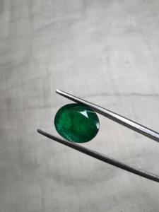 Émeraude naturelle de Zambie de 3,80 carats, taille ovale, pierre précieuse verte, émeraude de qualité supérieure pour la joaillerie fine, fournisseur en gros - Product Image 3