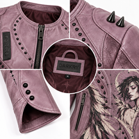 Blouson Biker Femme en Cuir Véritable Rose Poudré avec Imprimé Ange Plumeux Personnalisé, Coutures Courbes et Clous – Fabricant