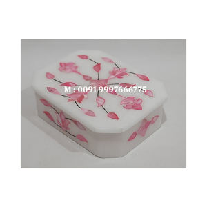 Boîte à bijoux rectangulaire en marbre blanc naturel avec incrustation de nacre, design floral fait à la main, utilisée comme cadeau pour des fins professionnelles - Product Image 4