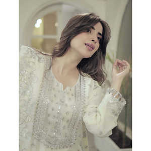 Conjunto de Top, Pantalón y Dupatta para Mujer con Elegante Bordado - Product Image 2