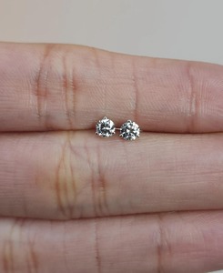 Pendientes de Diamantes Cultivados en Laboratorio de 0.15 Ct en Oro de 14K, Certificados por IGI, con Engaste de 3 Puntas, Joyería Fina Elegante, Regalo para Mujer, para Fiestas - Product Image 2