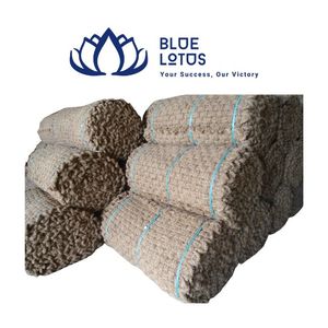 Tapis en fibre de coco tissée de haute qualité, géotextile en fibres végétales, revêtement de sol, protection, distribution en vrac - Product Image 1
