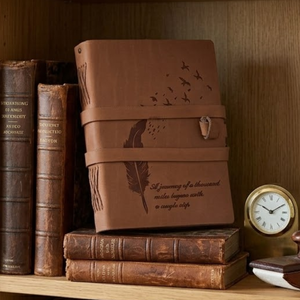Journal artisanal vintage A5 avec plumes |   Carnet de notes écologique avec fermeture à cordon, couverture gravée rustique, journal cadeau A5 - Product Image 3