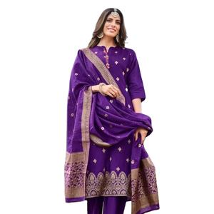 ชุดสำเร็จรูปผ้าไหมโดลาแท้พร้อมผ้าคลุมไหล่ลายแจ็คการ์ด คอลเลคชั่นขายส่งชุดอินเดียและปากีสถาน - Product Image 5