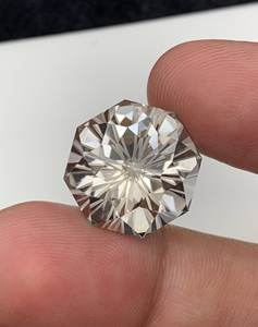 Cuarzo Ahumado Blanco Natural, Corte Esmerilado, Gema Suelta de 250 Gramos, Certificado IGI, ZUBEDA GEMS, Joyería de Rajasthan para Anillos y Colgantes - Product Image 6