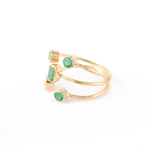 18K Yellow Gold <b>Emerald</b> Men's Eternity <b>Ring</b> with Radiant Cut Prong Setting - Product Image 3