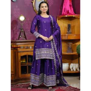 Costume de créateur brodé Chinon Sharara avec broderie séquentielle Vêtements indiens et pakistanais - Product Image 4