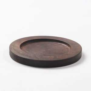 Assiette de service en bois naturel au design moderne avec logo personnalisé pour hôtel et restaurant, finition polie artisanale et écologique - Product Image 3
