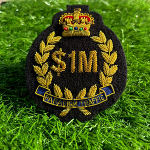 Écusson brodé fait main de haute qualité à coudre sur blazer, badge en tissu de forme irrégulière personnalisé - Product Image 6