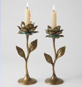 Candelabro de latón antiguo con forma de flor de loto, soporte para velas, decoración para el hogar y bodas, par - Product Image 1