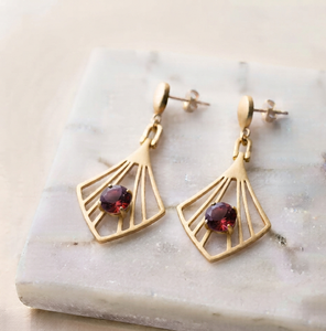 Pendientes Colgantes Geométricos de Plata Chapada en Oro con Granate para Fiesta o Boda - Product Image 1