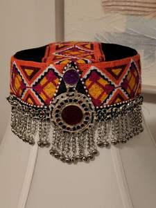 Gorros Afganos Hechos a Mano con Pedrería, Estilo Personaje, para Mujer, para Fiestas al Aire Libre, Ajustables, con Decoración, MOQ Bajo - Product Image 3