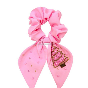 Coletero de árbol de Navidad hecho a mano para mujer, ecológico, ajustable, con cuentas rosas, lentejuelas, lazo bordado y elástico. - Product Image 1