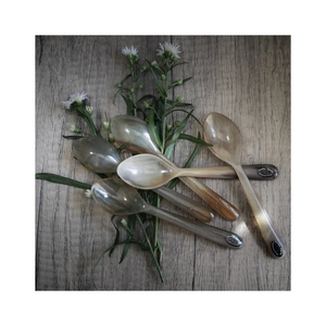 Cuillère en corne de buffle pure, très appréciée, idéale pour le camping en plein air, les repas et comme outil pour servir la moutarde savoureuse dans les restaurants de steak. - Product Image 5