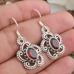 ต่างหูห้อยพลอยโกเมนสีแดงธรรมชาติ เงินแท้ 925 คุณภาพระดับ AAA พลอยประจำเดือนมกราคม เครื่องประดับชั้นดีสำหรับผู้หญิง งานปาร์ตี้ หรูหรา - Product Image 2