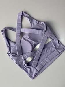 Bralette de sport rembourrée à larges bretelles pour femme |   Cami de fitness à dos géométrique entrelacé |   Vêtements de sport compressifs à séchage rapide Crop - Product Image 2