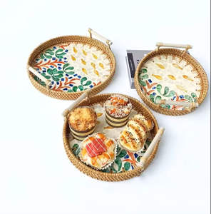 Plateau décoratif léger et durable en nacre, fait à la main, pour les hôtels et les centres de villégiature au Vietnam - Product Image 2